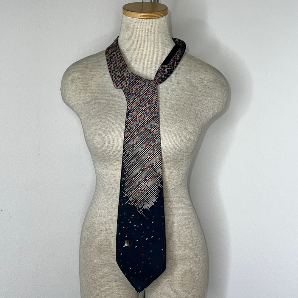 🔹 Lanvin Paris Necktie